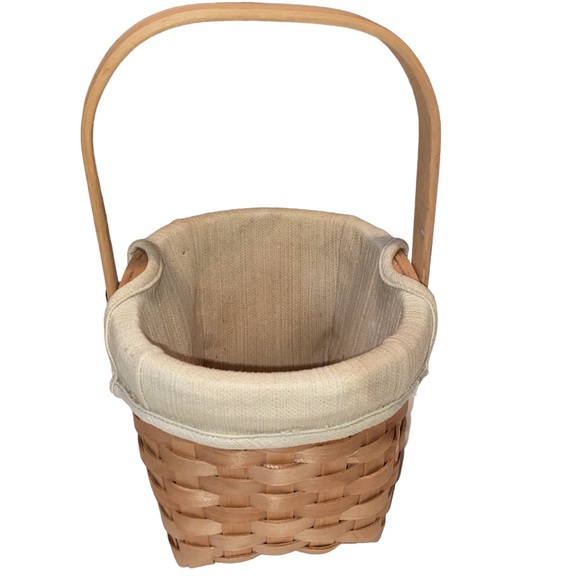 Vintage Accents Taskets Vintage Woven Basket With Liner And Handle